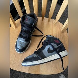 Jordan Men's Black and Silver Sneakers